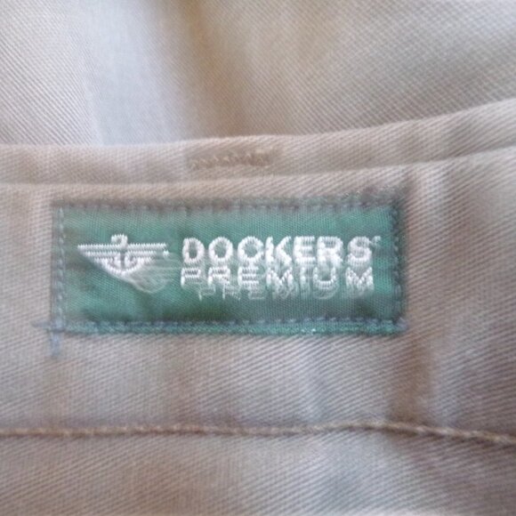 Dockers Premium Men's Olive Green Pleated Cuffed Khakis - size 40x32 - Picture 7 of 10